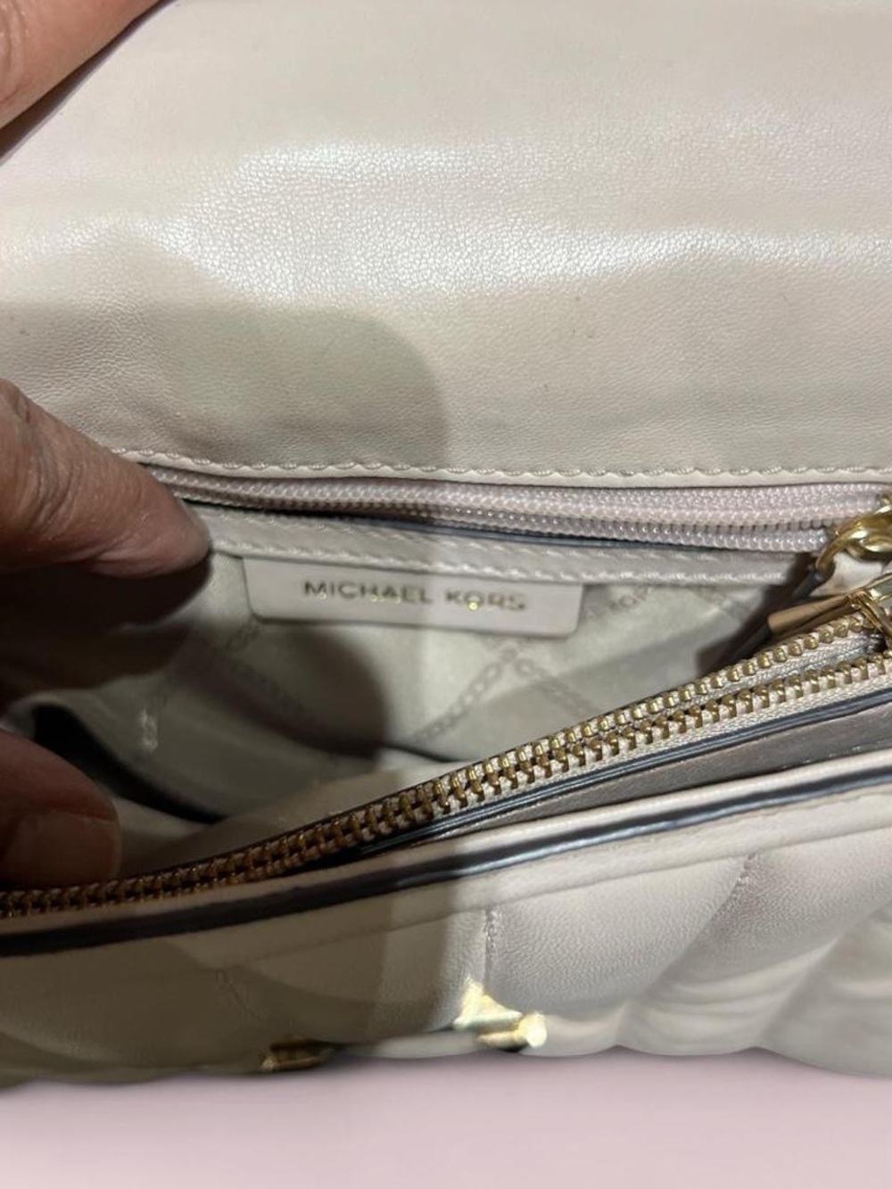 Michael Kors Witney Quilted Shoulder - Picture 7 of 8